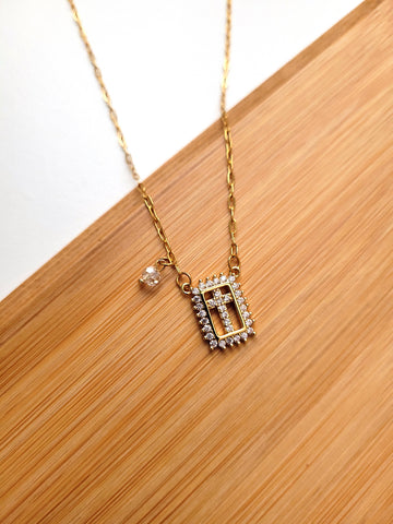 Cadena: La cruz como centro